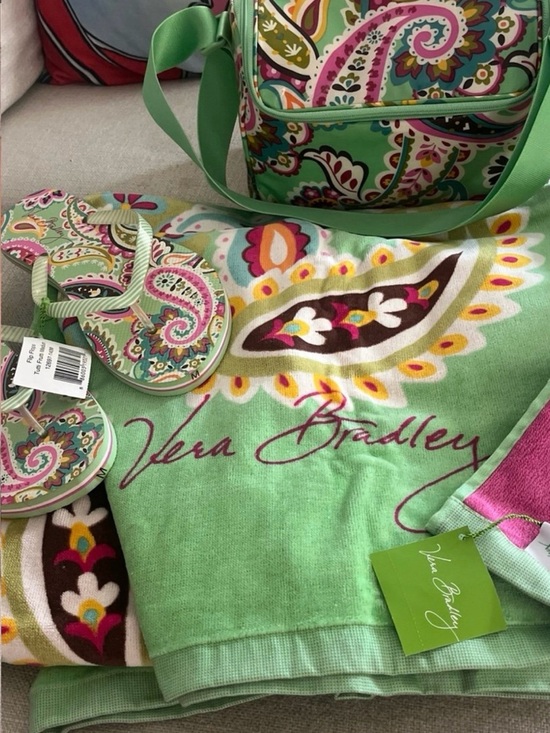 Vera Bradley Handbags - Vera Bradley beach swim party Paisley cooler Tote Towel & Flip Flop 7/8 M